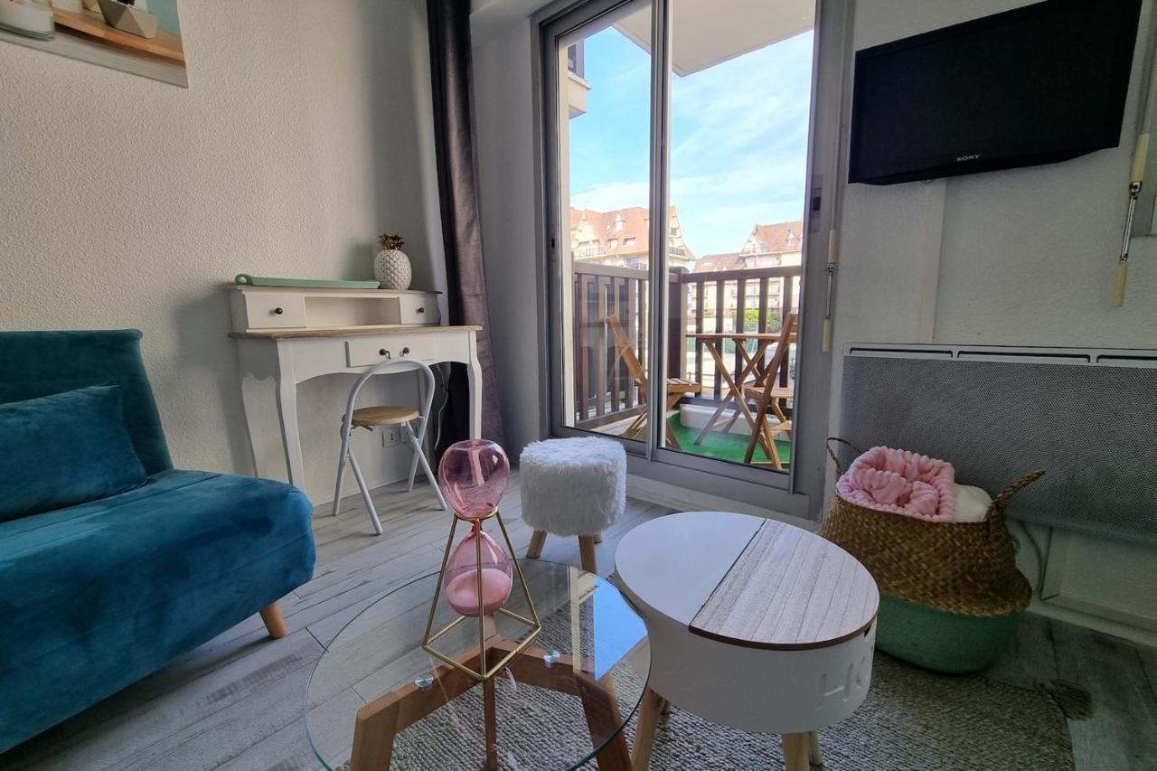 Studio In Front Of Marcel Proust Promenade Cabourg Luaran gambar
